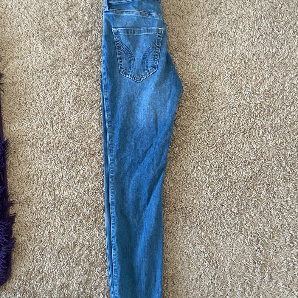 Hollister Women's Medium Wash High Rise 2S Skinny Jeans - Picture 8 of 8